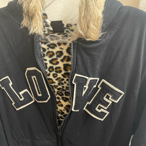 Live to be Spoiled, zip up “LOVE”jacket - Picture 6 of 15
